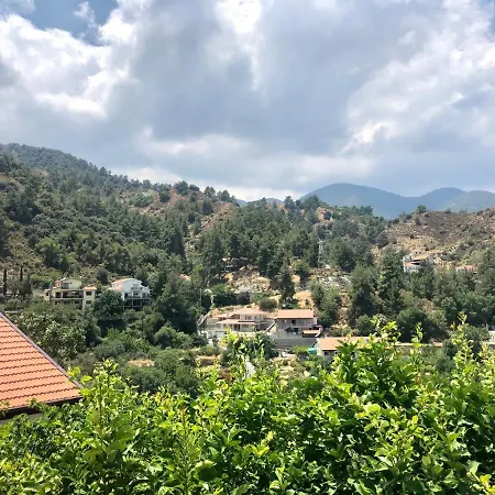 Daire Amazing Mountain Cliff View 1 Bedroom Apartment, Kakopetria